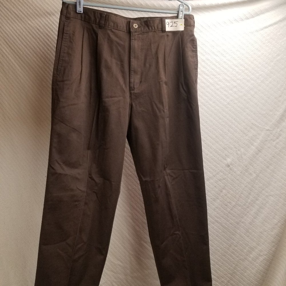 925 - Dockers 36W 30L Slacks